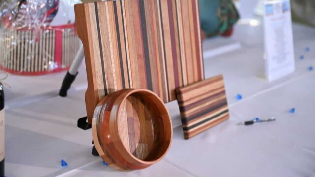 Wooden serving trays and bowl for auction